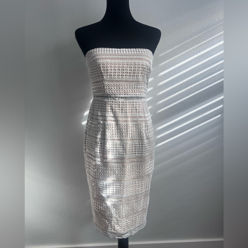 Adrianna Papell Women's Eyelet Lace Cocktail Dress Strapless Ivory Size 4 - Picture 6 of 7